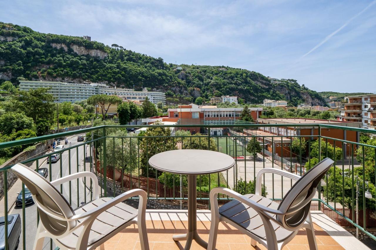 Parsano Suite - De Vivo Realty Сорренто Экстерьер фото